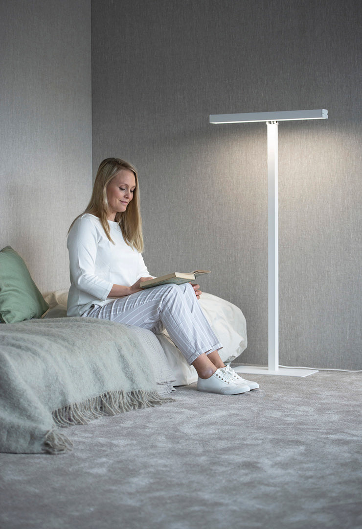 Innolux Valovoima Stehlampe: Lichttherapie-Lampe und Wohnraumleuchte (10'000 lux), weiss
