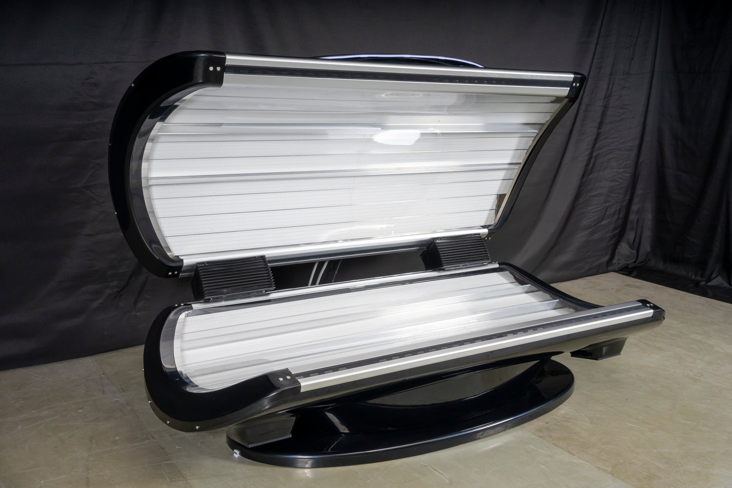 Rotlicht-Bett Bonvida Orbit (Schwarz) - Lichtbasiertes Wellness-System (12-14 Wochen Lieferzeit)